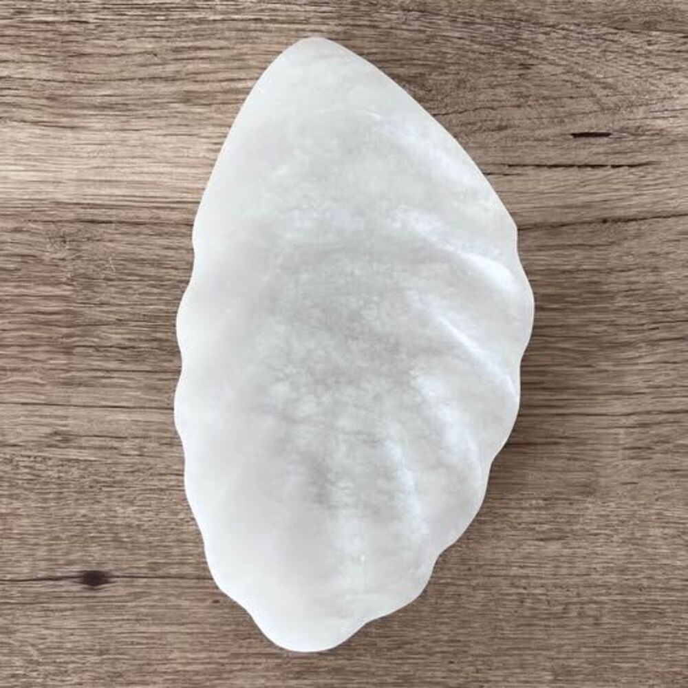 Anthropologie Alabaster Leaf Dish & Painted Oyster Beaded Decor Set - Picture 6 of 8